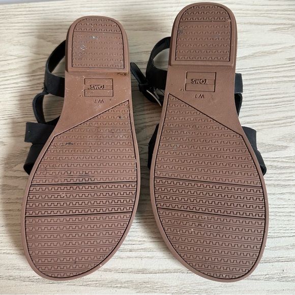 TOMS Sloane Black Leather Strappy Flats Sandals • size 7 - Picture 4 of 7